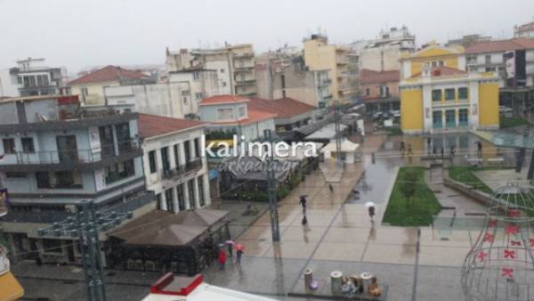 Χιονίζει στην Τρίπολη (βίντεο)