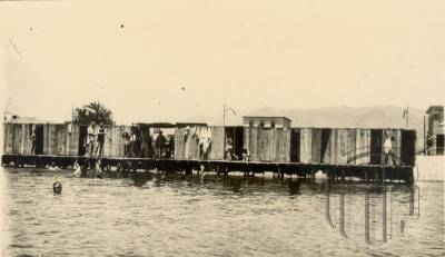 Θαλάσσια μπάνια στην παλιά Καλαμάτα