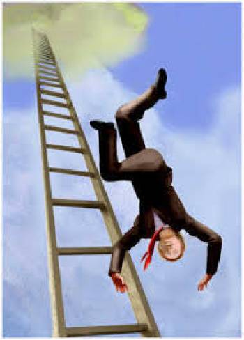 Μετά την κωλοτούμπα θα ακουστεί ο γδούπος