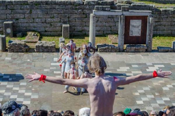 «Προμηθέας Δεσμώτης» από την Βασιλική Ακαδημία Δραματικής Τέχνης στην Αρχαία Μεσσήνη