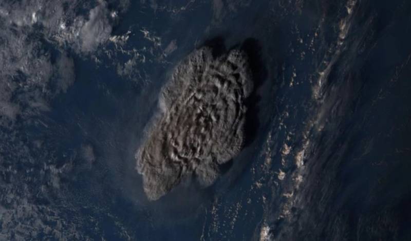 Έκρηξη ηφαιστείου στην Τόνγκα: Απομακρύνονται από τις εστίες τους περίπου 230.000 πολίτες στην Ιαπωνία