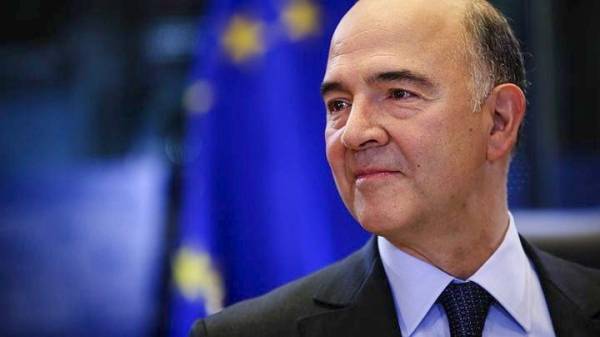 Μοσκοβισί: H Ελλάδα βλέπει επιτέλους «φως»