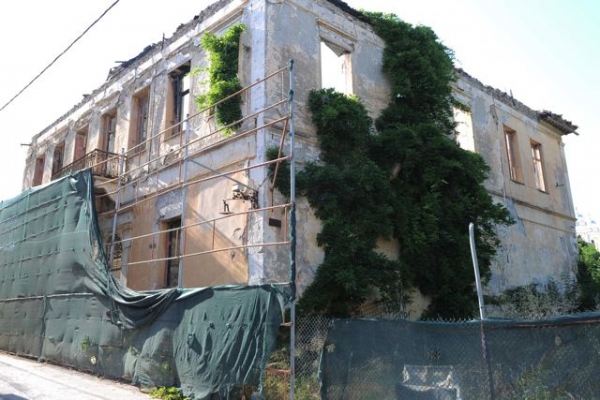 Το χρυσό αυγό του φιδιού είναι ανίκανο