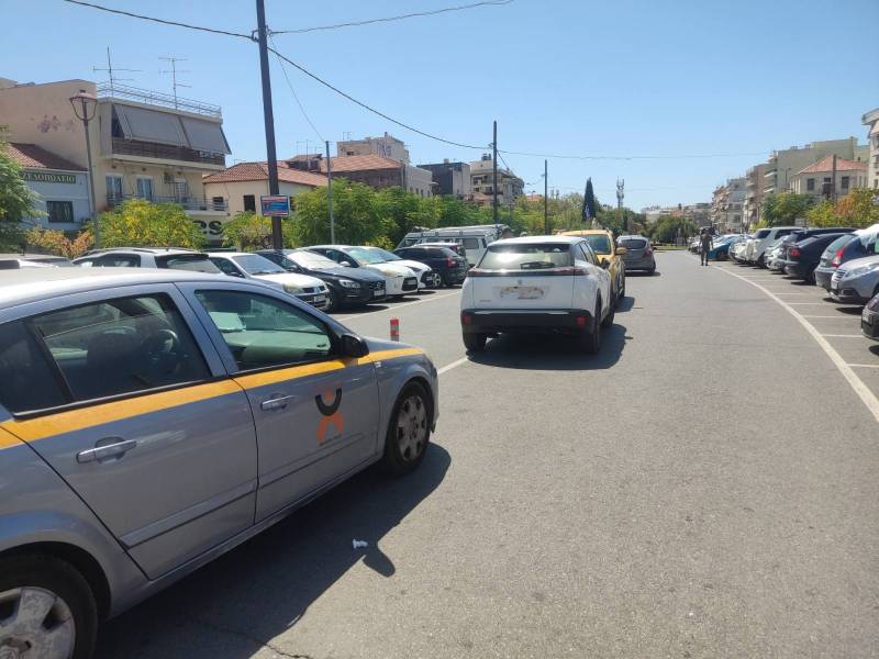 Αφαιρούνται πινακίδες