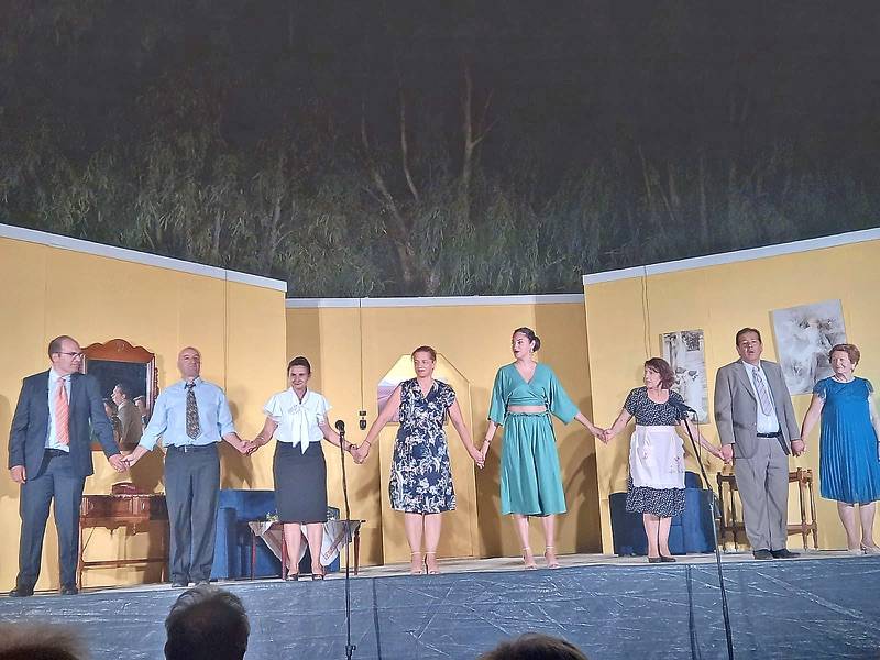 Όμορφη θεατρική βραδιά στο Μουζάκι