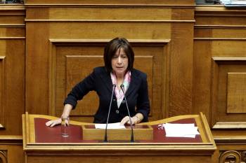 Παράταση για τις φορολογικές δηλώσεις ζητεί η Κοζομπόλη