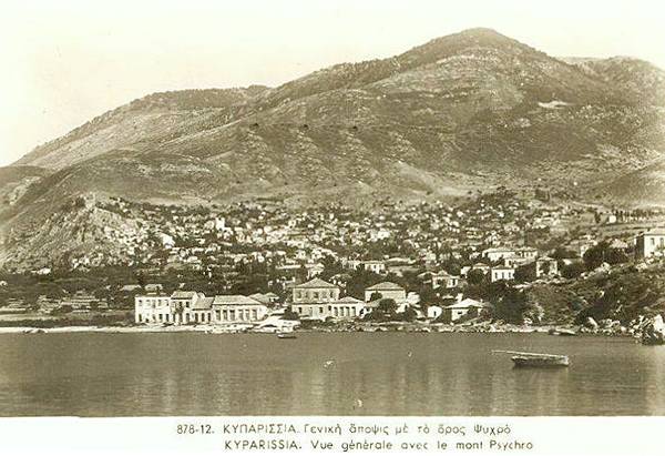 Μια εικόνα της Κυπαρισσίας από το λιμάνι