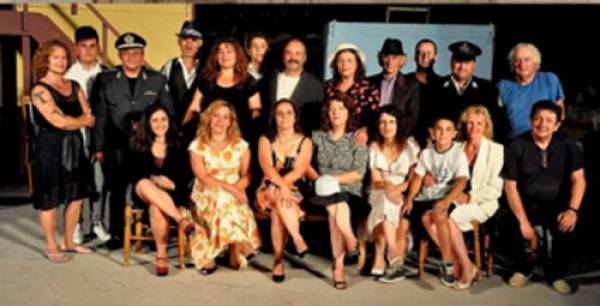 Η "Αυλή των θαυμάτων" στο θεατράκι της Λογγάς