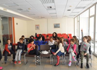 Μαθητές των εκπαιδευτηρίων "Μπουγά" στα γραφεία της “Ε” (βίντεο - φωτογραφίες)