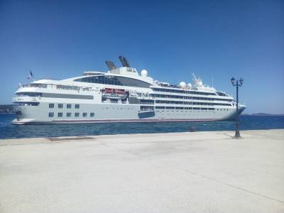 Το γαλλικό κρουαζιερόπλοιο "Le Lyrial" σε Πύλο και Καλαμάτα