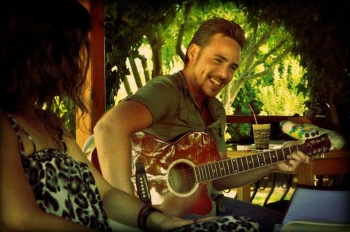 Δημήτρης Διαμάντης, μεγάλος νικητής Open Mic Messinia: &quot;Η μουσική αρνείται πεισματικά να βγει από την ζωή μου&quot;