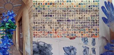 Εκθεση τέχνης από πλαστικά απορρίμματα στην Κορώνη