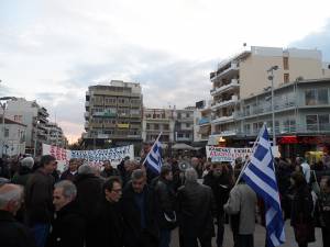 Συγκέντρωση στήριξης της κυβέρνησης στην Καλαμάτα (βίντεο)