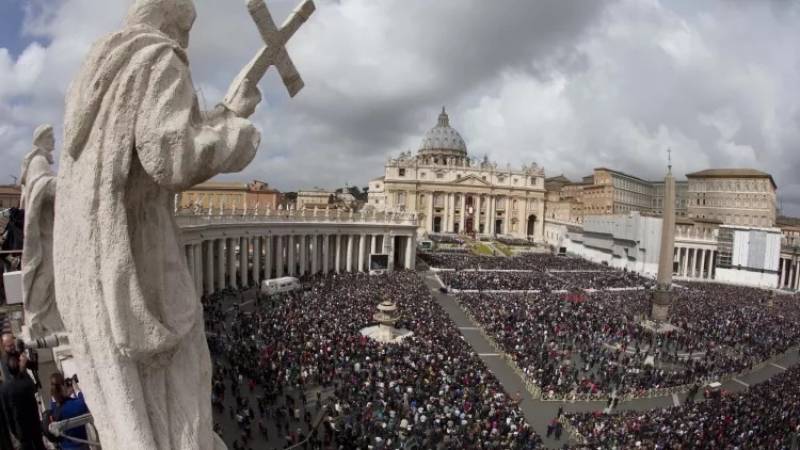 Ιταλία: Μέχρι 450.000 προσκυνητές η νέα πρόβλεψη για την προσέλευση στην κηδεία του πάπα Φραγκίσκου