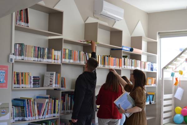 Παιδική - Νεανική Βιβλιοθήκη στα Φιλιατρά