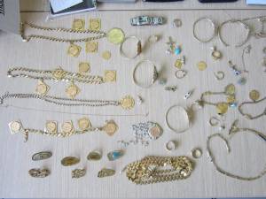 Προσπιούνταν τους υποψήφιους ενοικιαστές και είχαν "ξαφρίσει" Κορινθία και Αχαΐα