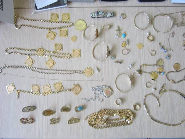 Προσπιούνταν τους υποψήφιους ενοικιαστές και είχαν "ξαφρίσει" Κορινθία και Αχαΐα