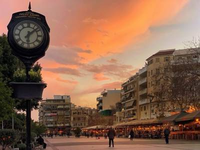 Καλαμάτα: 42χρονη έκλεψε τη χρυσή αλυσίδα από το λαιμό 66χρονου