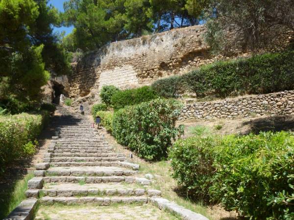 Δρώμενο στο Κάστρο της Καλαμάτας για έλλειψη πρόσβασης ΑμεΑ
