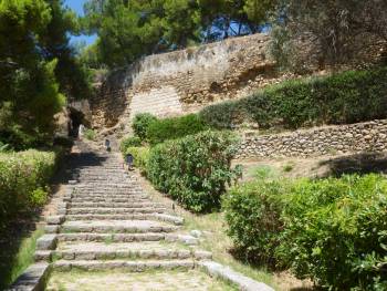 Δρώμενο στο Κάστρο της Καλαμάτας για έλλειψη πρόσβασης ΑμεΑ
