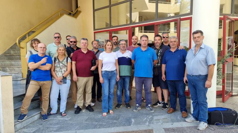 Καλαμάτα: Διαμαρτυρία για τις φωτογραφίες των νέων ψηφιακών ταυτοτήτων (βίντεο)