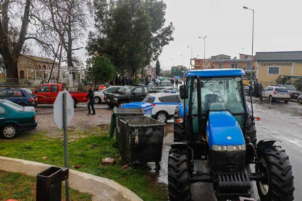 Δεν το βάζουν κάτω οι αγρότες σε Μεσσήνη και Γαργαλιάνους (βίντεο-φωτογραφίες)