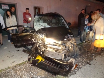 Εκτός κινδύνου οι τραυματίες του τροχαίου ( Φωτογραφίες από το ατύχημα στην οδό Λακωνικής)