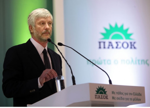 Η «αυλή» του Τατούλη αμφισβητεί το ΠΑΣΟΚ με ίντριγκες και επιθέσεις κατά στελεχών