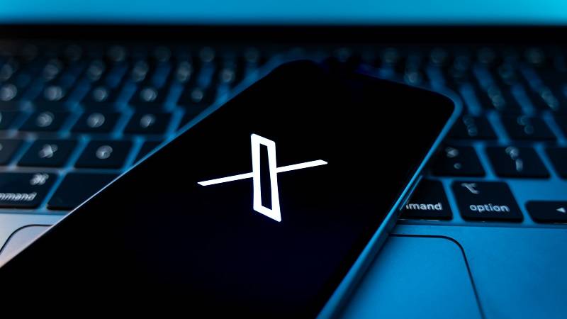 Η πλατφόρμα Χ διακόπτει τις δραστηριότητές της στη Βραζιλία ισχυριζόμενη ότι "απειλήθηκε" από έναν δικαστή