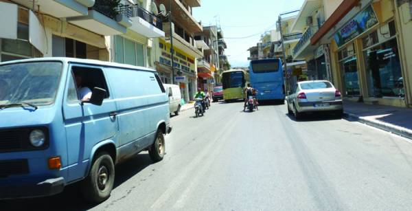 Καθημερινό μποτιλιάρισμα στις οδούς Αθηνών και Είρας
