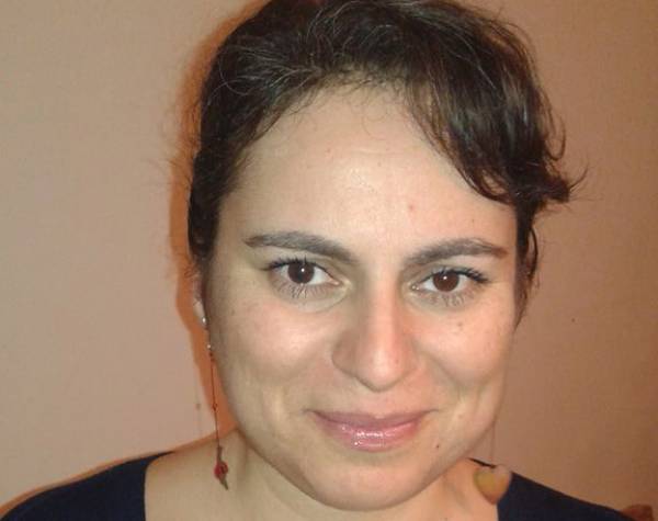 Η Φωτεινή Βασιλοπούλου στην “Ε”: “Η ποίηση είναι αντίδοτο στην τοξικότητα”