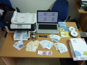 Συνελήφθησαν στην Κόρινθο για κατάρτιση και κατοχή πλαστών χαρτονομισμάτων