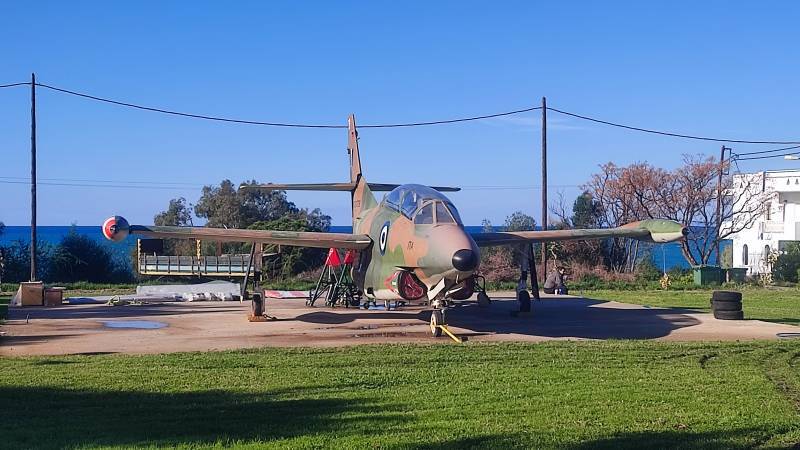 Μουσειακό αεροσκάφος τοποθετήθηκε στην Κυπαρισσία