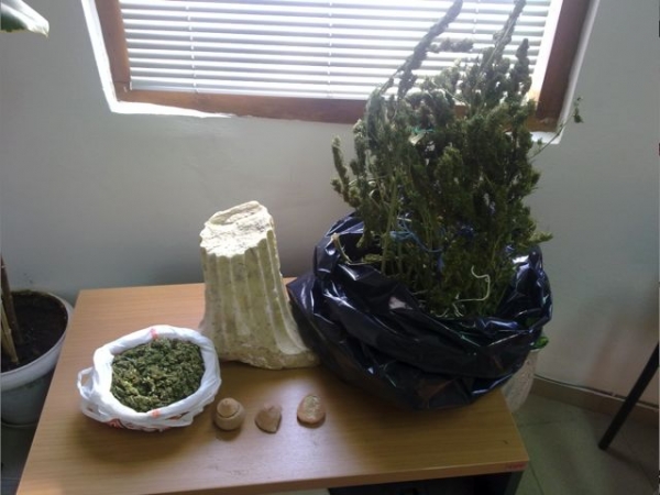 Συνελήφθη στην Κορώνη 51χρονος αγρότης με αρχαία και ναρκωτικά