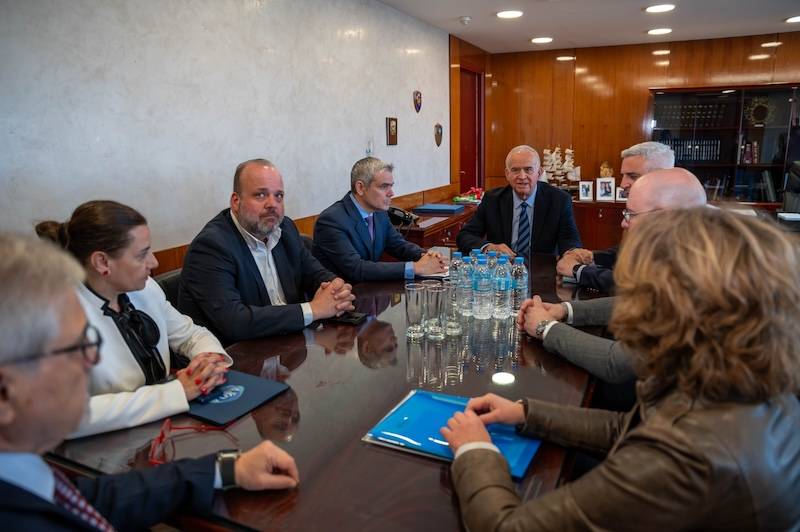 Συνάντηση Λαμπρόπουλου με Καραγκούνη και διοικητή ΔΥΠΑ