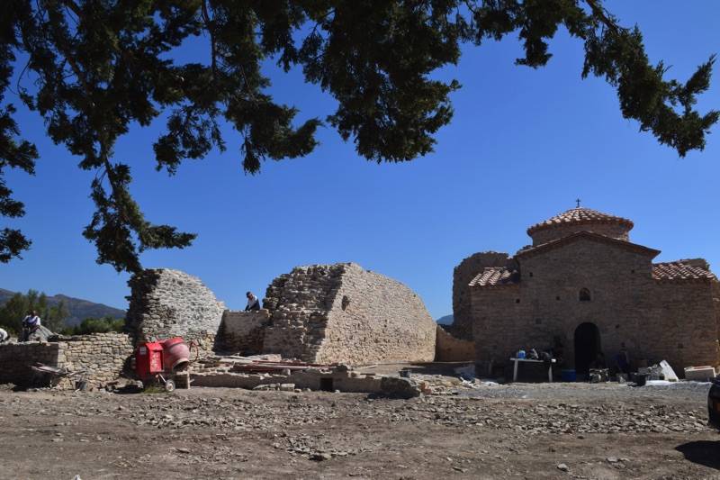 Σε εξέλιξη εργασίες αποκατάστασης του ναού στο Κάστρο Πολίχνης