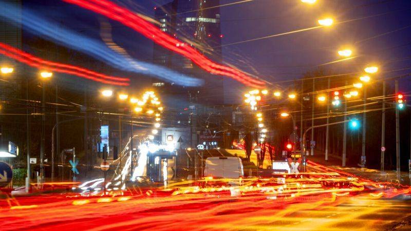 Χειμερινές προβλέψεις Κομισιόν: Αποφεύγει την ύφεση η ευρωζώνη