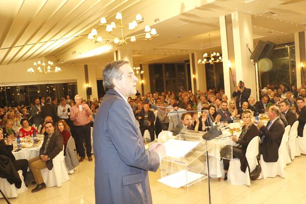 Βρήκε ανοιχτή την πόρτα του λαϊκισμού και μπήκε