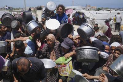 Γάζα: Μάχη για να βρουν φαγητό και νερό οι Παλαιστίνιοι, ενώ το Ισραήλ συνεχίζει το σφυροκόπημα (βίντεο)