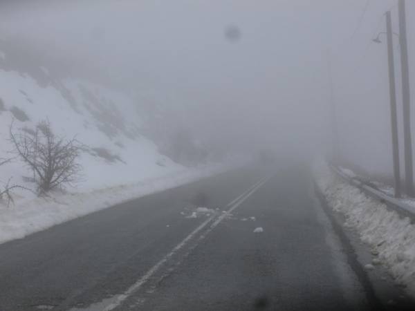 Με αλυσίδες η κυκλοφορία στον Ταΰγετο - Χιόνι και στην Είρα