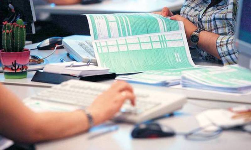 «Τρέχει» η υποβολή των φορολογικών δηλώσεων (Βίντεο)