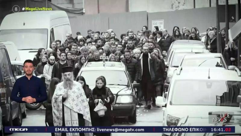 Τέμπη: Το τελευταίο «αντίο» στις κηδείες των θυμάτων - Θλίψη και οργή (Βίντεο)