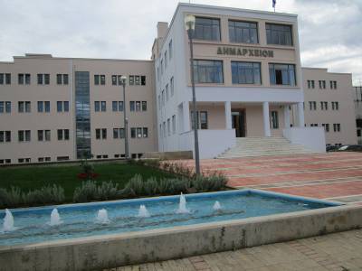 Πάνω τους σύντροφοι και όποιος …διορίσει τους περισσότερους