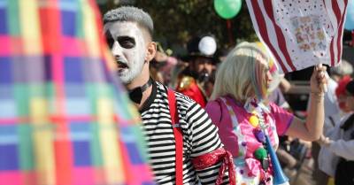 Νησιώτικο Καρναβάλι: 166 χρόνια παράδοσης και δημιουργίας - Ο αντιδήμαρχος Λεωνίδας Χριστοφιλόπουλος στην “Ε”