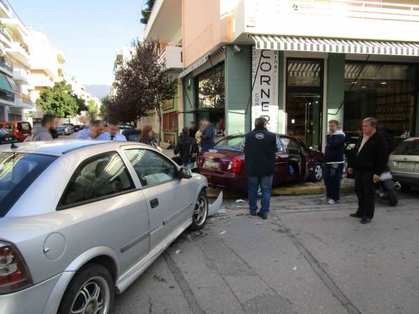 Τροχαίο με τραυματισμό στο κέντρο της Καλαμάτας