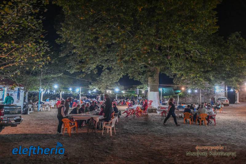 Μεσσηνία: Παραδοσιακό πανηγύρι στα Πηγάδια με φόντο τον μαγευτικό Ταΰγετο (φωτογραφίες)