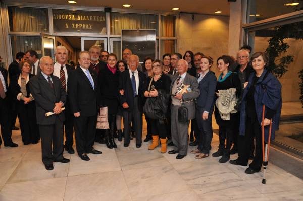 Γιώργος Μπίζος: "Οταν με ρωτούν τι θα γίνει με την Ελλάδα, τους απαντώ ότι θα παραμείνει ελληνική" (φωτογραφίες)