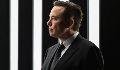 Έλον Μασκ: Γιατί «παγώνει» προσωρινά το deal με το Twitter