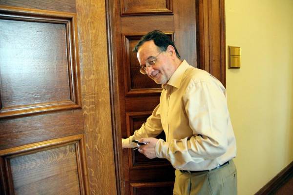 Να πάρει πίσω τη συμφωνία "έστω και στο και πέντε" ζητάει από τον πρωθυπουργό ο Λαφαζάνης