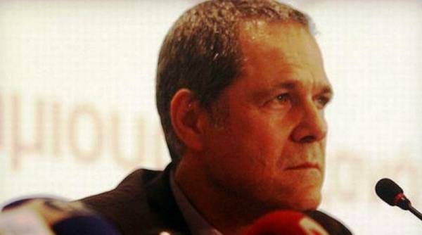 Νέα επίθεση Τζήμερου σε Τσίπρα: Αγοράκι μου, σε φτύνει το σύμπαν